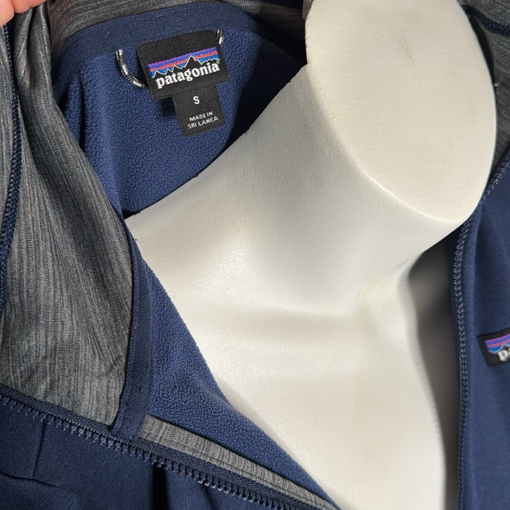 Patagonia Women's R1® Daily Zip-Neck size Small - Picture 4 of 5